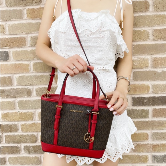 SALE‼️‼️ ❤️❤️ Michael Kors satchel crossbody - Picture 2 of 6